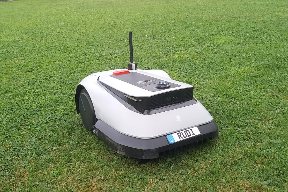Kennzeichen auf einem Mähroboter